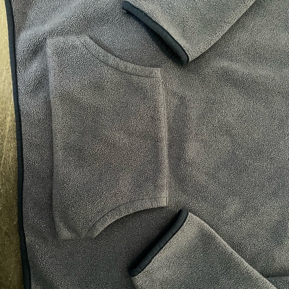 Kids vineyard vines fleece pullover, navy and pink, size: XL (16), like-new cond - Picture 2 of 6